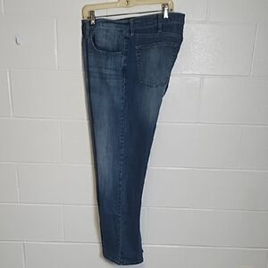 Wrangler Regular Fit Denim Jeans with Subtle Fading
